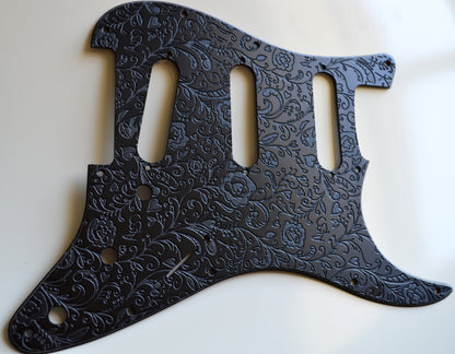 Black Engraved Floral‑Vine Stratocaster Pickguard — Jimi Hendrix Monterey‑Inspired -USA - SSS, HSS, HxH (Copy)