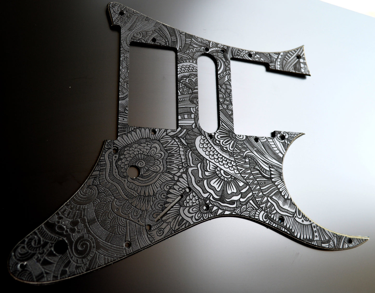 Custom Textured Hallucinogenic Snakes Pickguard IBANEZ JEM or RG550 Japan